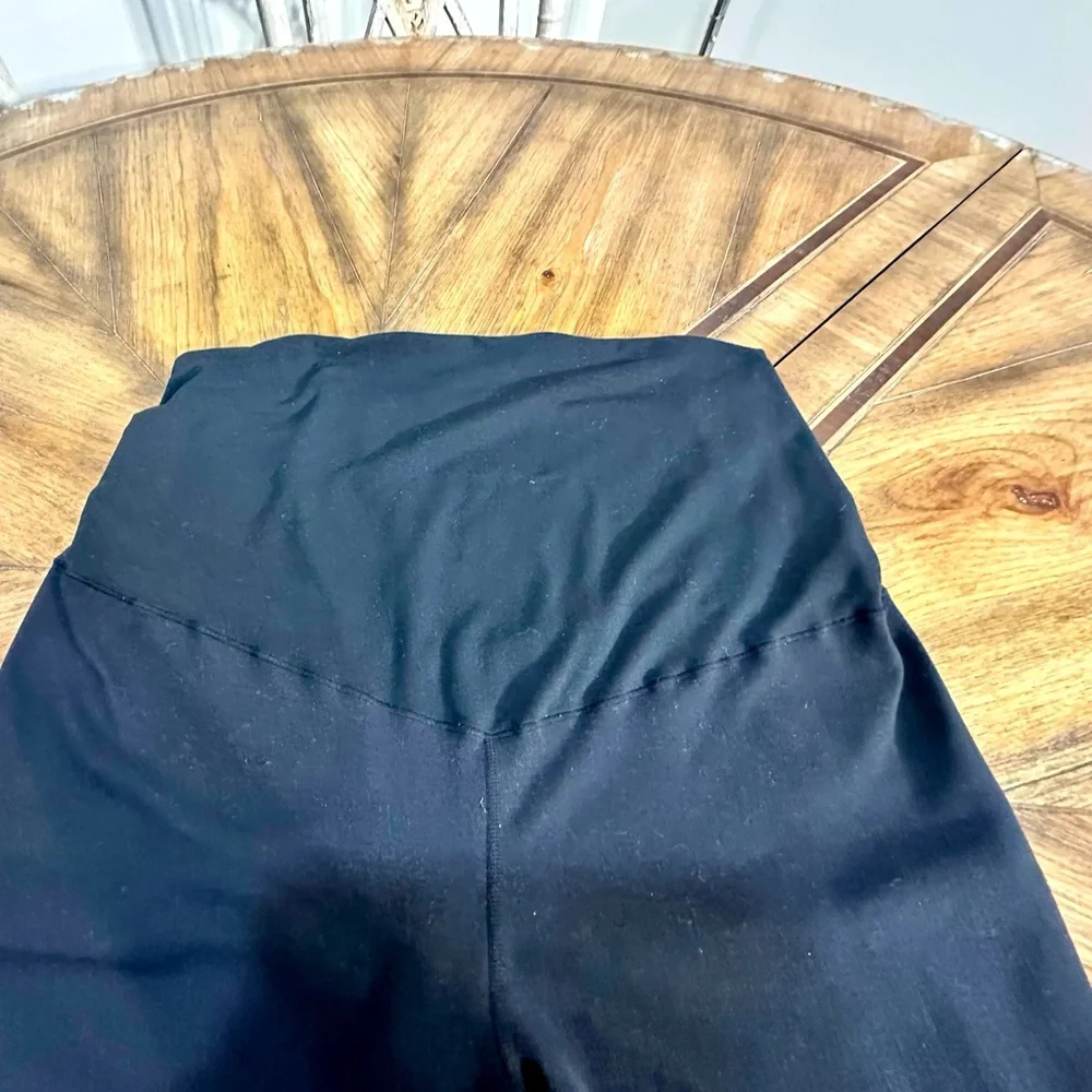 GUC Zella Live In Maternity Cropped Leggings—Size Large. - Picture 2 of 4